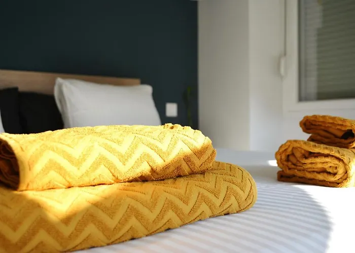 Bella Suite City Center, Parking